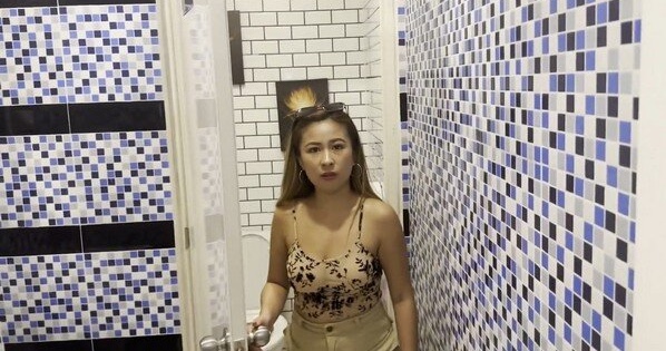 Fucking My Hot Stepmom in the Restaurant Toilet While My Dad is Having Breakfast