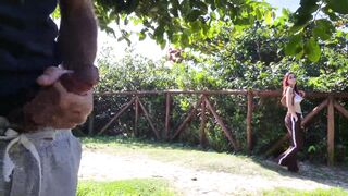 Risky handjob for a hot babe in the park!