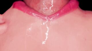 SHE LOVES SUCKING AND LICKING COCK UNTIL IT EXPLODES WITH A SPRAY OF CUM | LIPS AND TONGUE ON THE HEAD - CLOSE-UP CUM IN MOUTH WITH A HUGE BLOWJOB